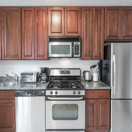 Bright 2bd 1ba At Columbus Ave Apartment *