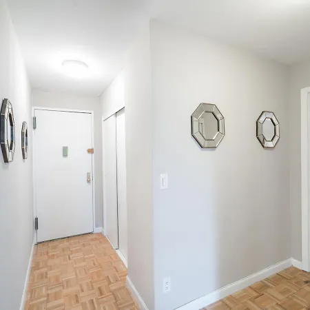 Bright 2bd 1ba At Columbus Ave * New York