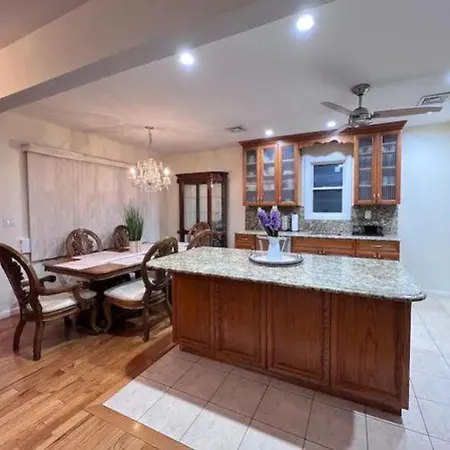 Apartment House Of Elegance New York