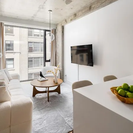 Apartment Stylish Penthouse With Ceiling To Floor Windows *