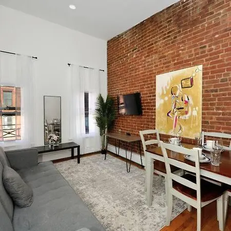 Magnificent 3 Bedroom Near Times Square!