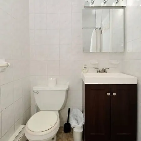 Magnificent 3 Bedroom Near Times Square! Apartment *