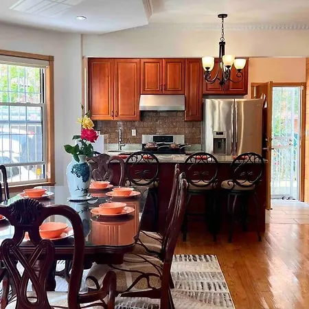 Spacious 6b4b Quiet Elegant Entire Private House New York