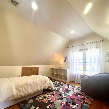 Apartment Spacious 6b4b Quiet Elegant Entire Private House