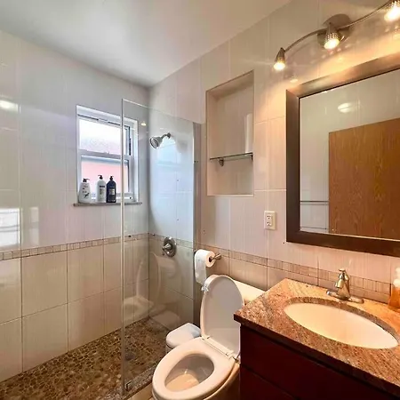 Spacious 6b4b Quiet Elegant Entire Private House Apartment