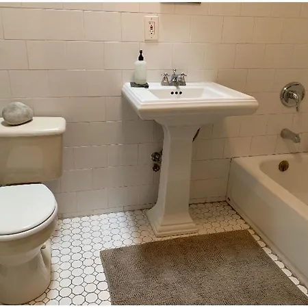 Locals Greene Apartment