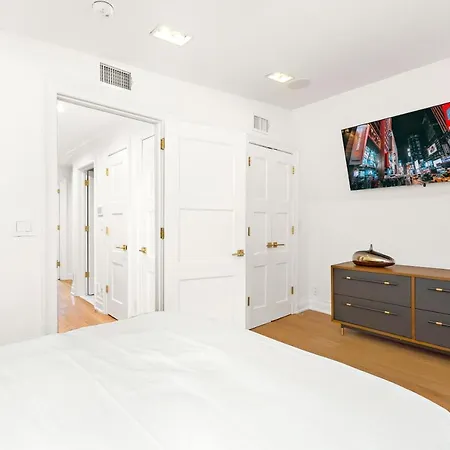 Villa Luxurious 5 Bedroom Townhouse
