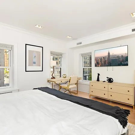 Luxurious 5 Bedroom Townhouse New York