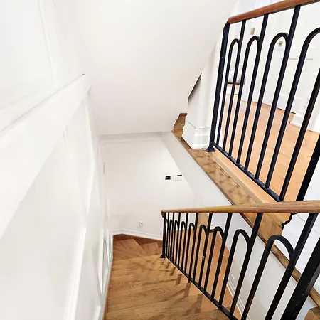Luxurious 5 Bedroom Townhouse New York