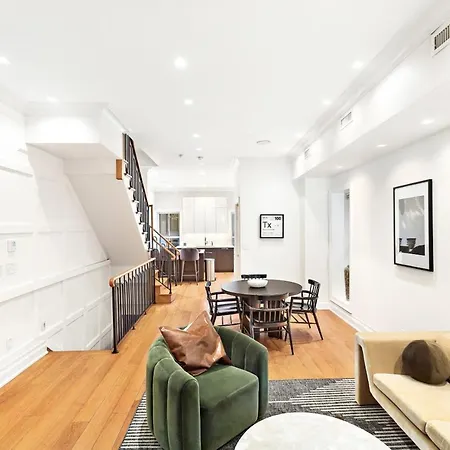 Villa Luxurious 5 Bedroom Townhouse