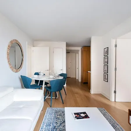 Amazing 2 Bedroom 1 Ba * New York