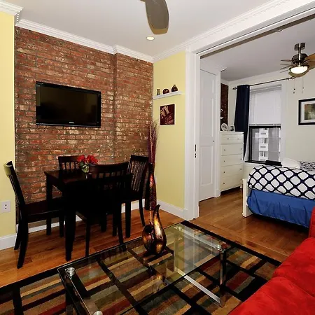 Two-bedroom - 10th Avenue Apartment New York