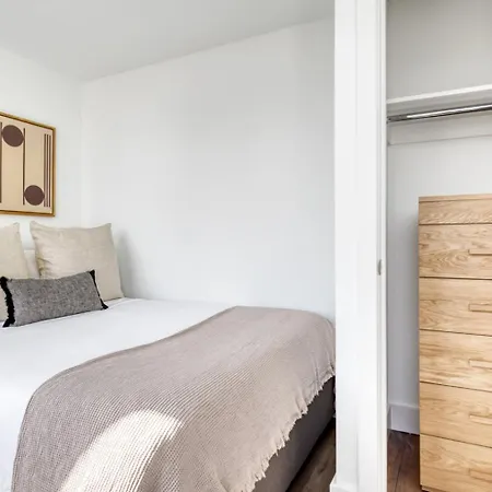 Kips Bay 2br W Balcony Elevator Gym Nr 46 Nyc-665 Apartment New York