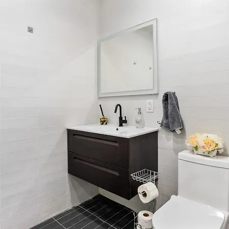 Apartment Unbeatable 3br With Private Patio In Upper East Side *