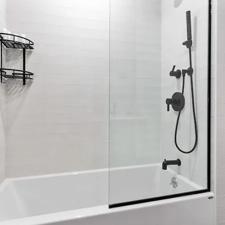 Unbeatable 3br With Private Patio In Upper East Side