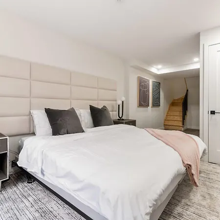 Unbeatable 3br With Private Patio In Upper East Side New York