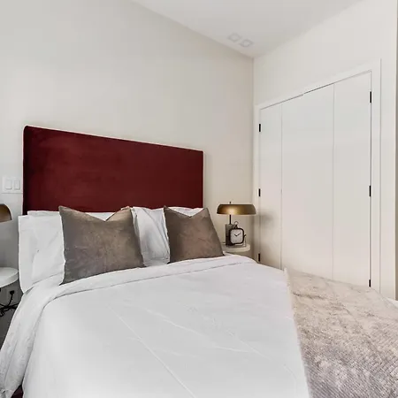Apartment Unbeatable 3br With Private Patio In Upper East Side *