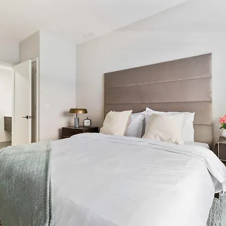 Unbeatable 3br With Private Patio In Upper East Side *