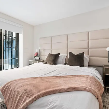 Unbeatable 3br With Private Patio In Upper East Side New York
