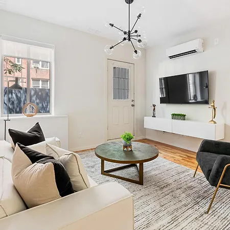 Unbeatable 3br With Private Patio In Upper East Side Apartment