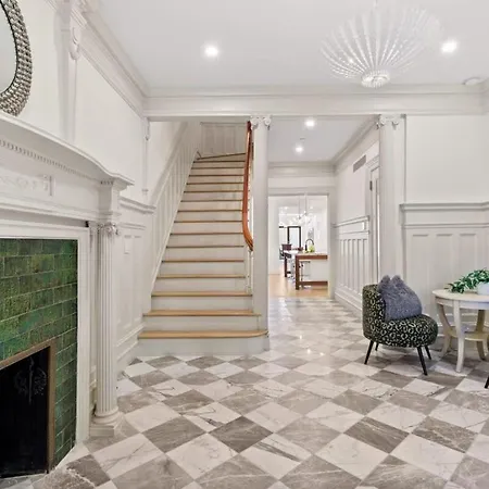 Holiday home Riverside By Rove Travel 7br Modern Townhouse New York