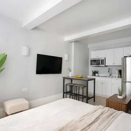 Luxury Elv Bldg 24h Dm Gym Studio Walk From C Park New York