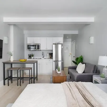 Luxury Elv Bldg 24h Dm Gym Studio Walk From C Park Apartment