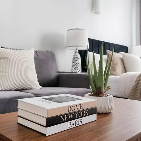 Apartment Luxury Elv Bldg 24h Dm Gym Studio Walk From C Park New York