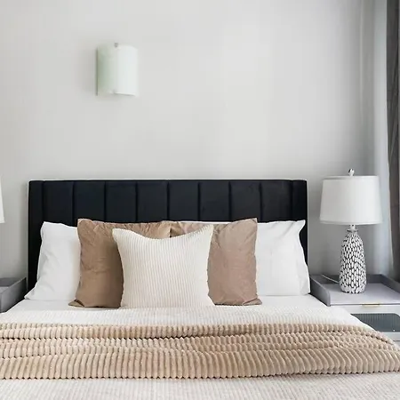Apartment Luxury Elv Bldg 24h Dm Gym Studio Walk From C Park *