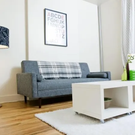 Apartment Huge 4 Bedroom *