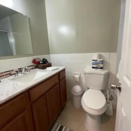 Beautiful 3 Bedroom In Nyc!