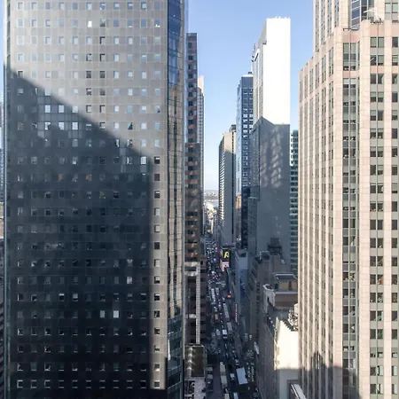 Midtown West 1br W Gym Wd Nr Bryant Park Nyc-1380 Apartment *