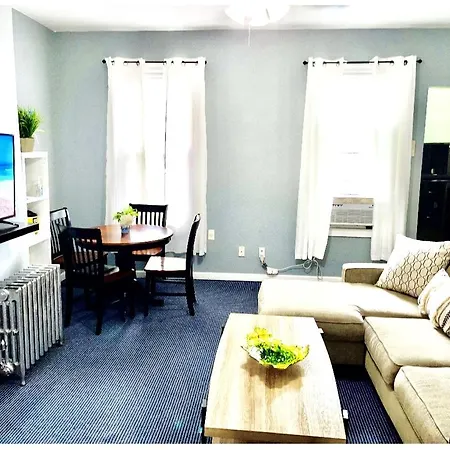 Apartment 3 Bedrooms Apt In Lic, 10 Mins To Manhattan !!! New York