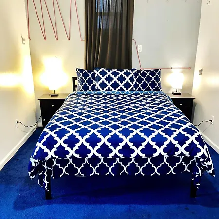 3 Bedrooms Apt In Lic, 10 Mins To Manhattan !!! Apartment