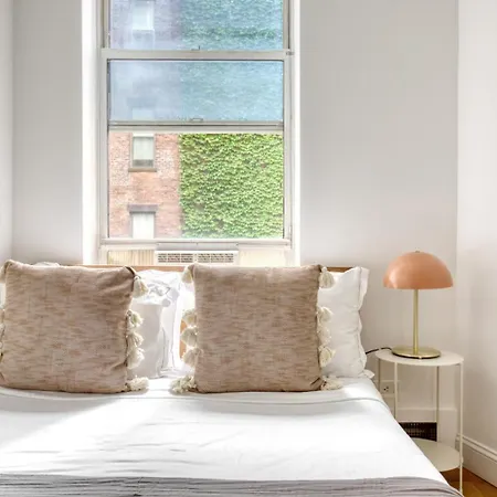 Upper W Side 2br W Wd Nr Central Park Nyc-277