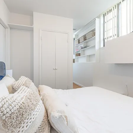 Monthly Nyc Rentals- 1 Bedroom Unit With Private Roof *
