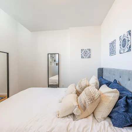 Monthly Nyc Rentals- 1 Bedroom Unit With Private Roof * New York