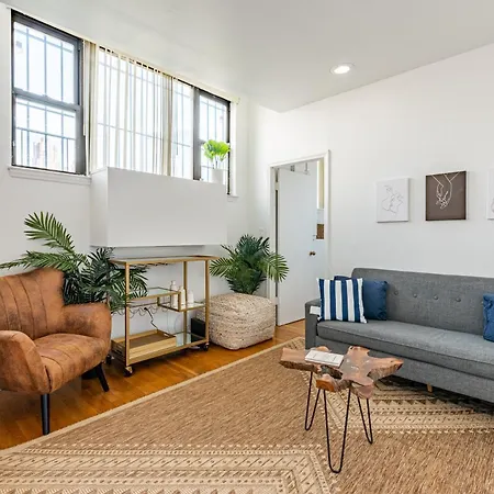 Monthly Nyc Rentals- 1 Bedroom Unit With Private Roof *