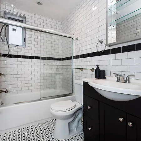 Apartment Monthly Nyc Rentals- Luxurious 3 Bedroom Unit