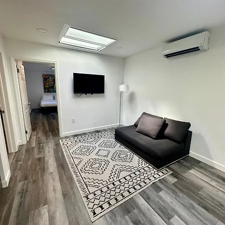 Monthly Nyc Rentals- Beautiful 2 Bedroom 2 Ba Unit *