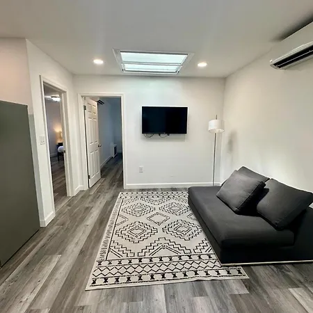 Monthly Nyc Rentals- Beautiful 2 Bedroom 2 Ba Unit Apartment