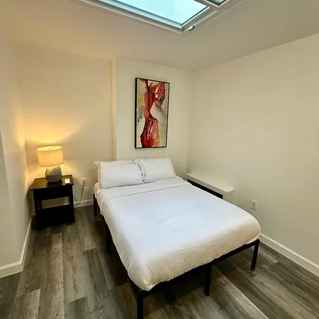 Monthly Nyc Rentals- Beautiful 2 Bedroom 2 Ba Unit Apartment New York