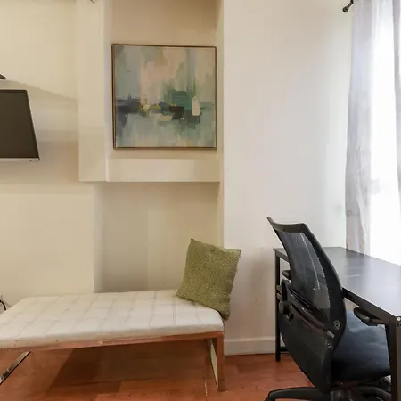 Monthly New York- Spacious 4 Bedroom Unit New York