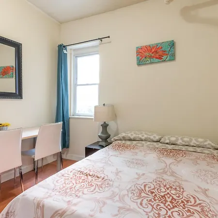 Monthly New York- Spacious 4 Bedroom Unit *
