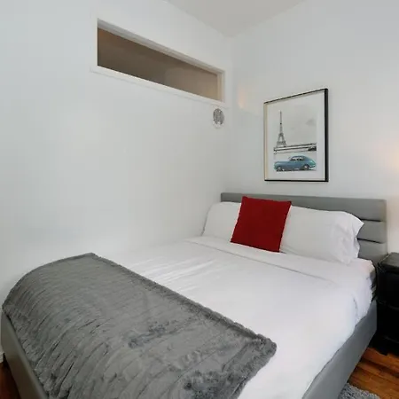 Apartment Stylish 2 Bedroom Unit