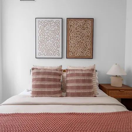Apartment Comfort And Charm 2br 1bath *