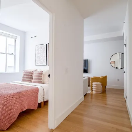 Comfort And Charm 2br 1bath Apartment