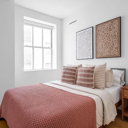 Comfort And Charm 2br 1bath Apartment *