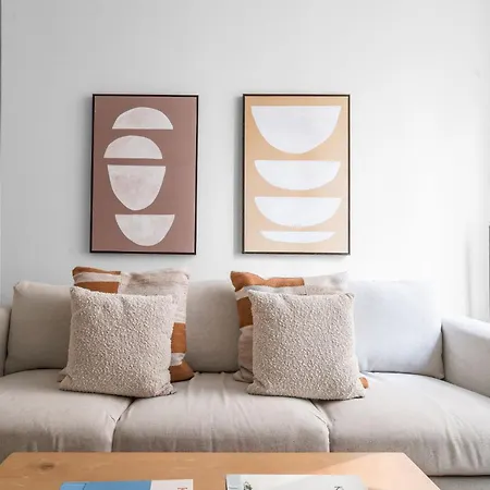 Apartment Comfort And Charm 2br 1bath *
