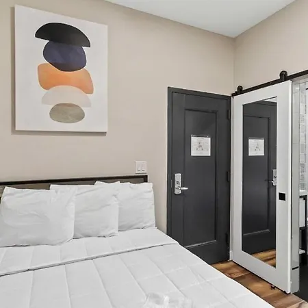 1br Gorgeous Apt In Lenox Hill! * New York